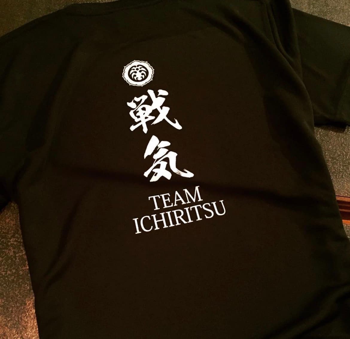 黒Tシャツ「戦気 TEAM ICHIRITSU」