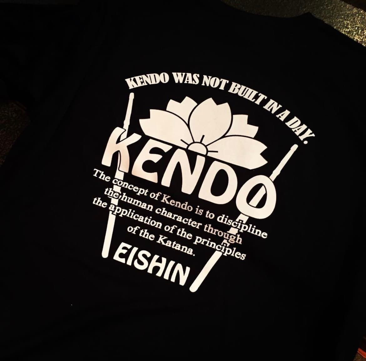 黒Tシャツ「KENDO WAS NOT BUILT IN A DAY」